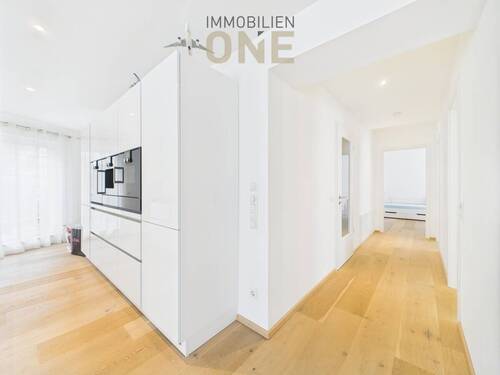 Bild 3 - 4 Zimmer Etagenwohnung in Regensburg