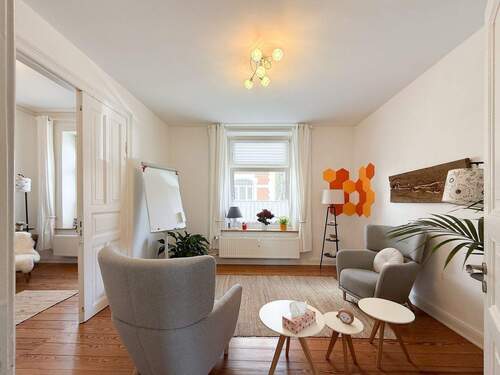 Zimmer - Schöne 3-Zimmer Altbauwohnung in Itzehoe - auch als Praxis oder Büro nutzbar