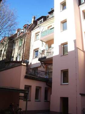 Vorderhaus Innenhofseite1 - *Leicht zu händelndes 13-Parteienhaus (MIETERHÖHUNGSPOTENTIAL) in super vermietbarer Lage*l