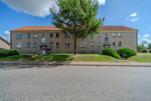 Hausansicht - 2 Zimmer Etagenwohnung zum Kaufen in Neuruppin / Gnewikow