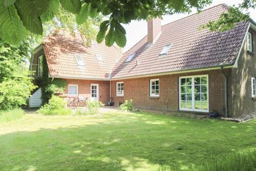 Gartenansicht - 7 Zimmer Einfamilienhaus zum Kaufen in Emmelsbüll-Horsbüll