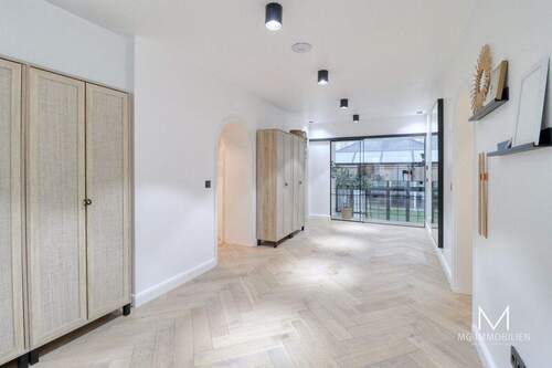 Flur - 7 Zimmer Einfamilienhaus in Kaiserslautern