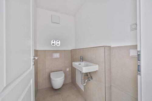 Gäste WC (kann nach Rücksprache und ggf. Aufpreis umgestaltet werden) - 