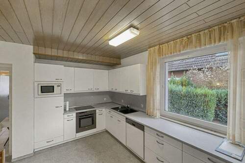 Küche mit Geräten - 