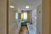 Erdgeschoss, Bad - 