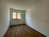 Kinder-/ Bürozimmer - 