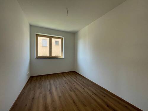 Kinder-/ Bürozimmer - 