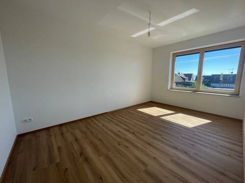 Kinder-/Bürozimmer - 