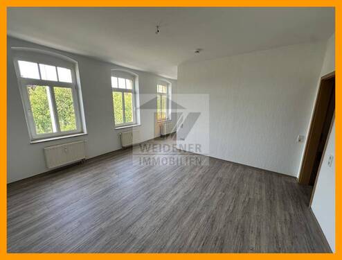 Wohnen - Neuer Bodenbelag! 2-Zimmer Wohnung in zentraler Lage mit Aufzug und Balkon!