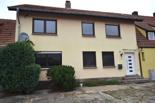 Hausansicht - WOHNEN IN NATURNAHER UMGEBUNG - 900,00 EUR Kaltmiete, ca.  120,00 m² Wohnfläche