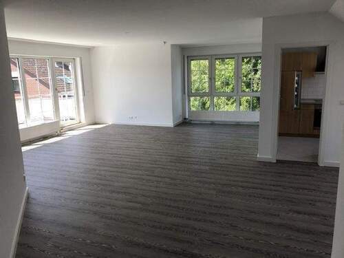 Großer Wohn- u. Essbereich - 3 Zimmer Etagenwohnung zur Miete in Bad Soden