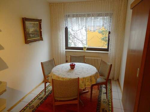 7 Tisch in der Küche - 