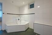 Erdgeschoss, Bad - 