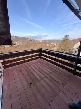 Balkon - Charmante Wohnung mit Balkon und Blick über die Stadt