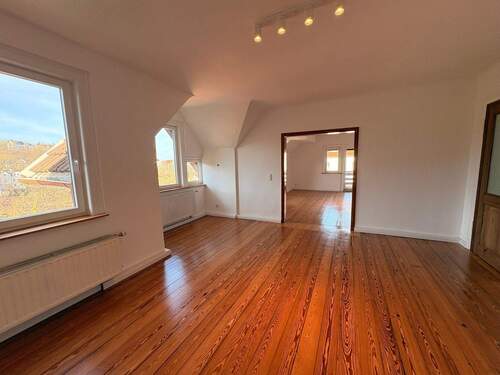 Esszimmer, Wohnzimmer - 3 Zimmer Etagenwohnung in Eisenach