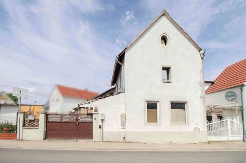 Hausaußenansicht - 1 Grundstück, 2 Häuser, 3 Einheiten - JETZT ZUSCHLAGEN