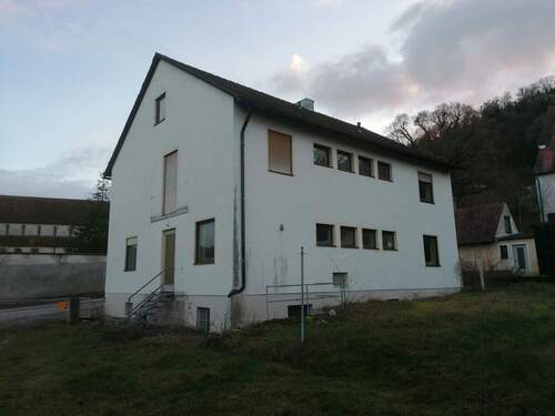 Bild 1 - Entkerntes Einfamilienhaus in Plankstetten