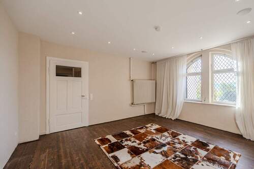 Durchgangszimmer - Etagenwohnung mit 190,00 m&sup2; in Stuttgart Stuttgart-Mitte zum Kaufen