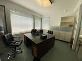 Büro im Erdgeschoss - 