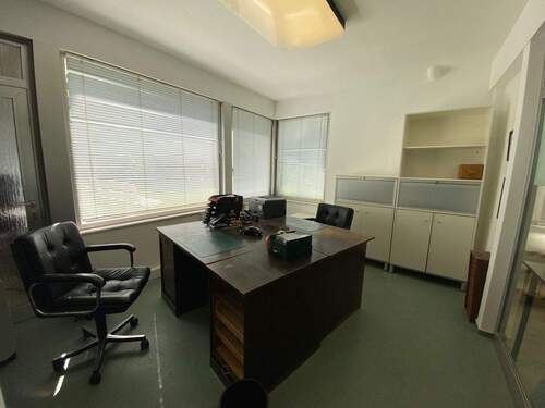 Büro im Erdgeschoss - 