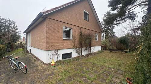 Vorderansicht Haus - 5 Zimmer Einfamilienhaus zum Kaufen in Berlin