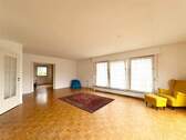 Wohnzimmer mit Blick ins Arbeitszimmer - Einfamilienhaus mit 152,00 m&sup2; in Berlin zum Kaufen
