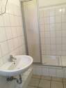 Badezimmer mit Dusche - 