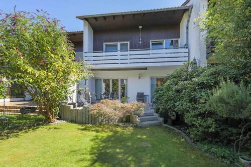 Rückansicht und Garten - 