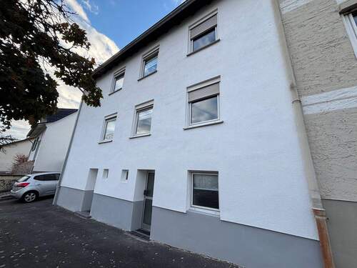 Rückansicht Doppelhaus / Straßenseite - 5 Zimmer Doppelhaushälfte zum Kaufen in Neunkirchen