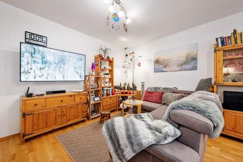 Teilansicht Wohnzimmer - 3 Zimmer Etagenwohnung in Bruchsal