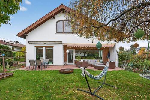 Zauberhafter Garten OG - Repräsentativ, ruhig, außergewöhnlich - Wohnen im Raumkönig von Grünwettersbach!