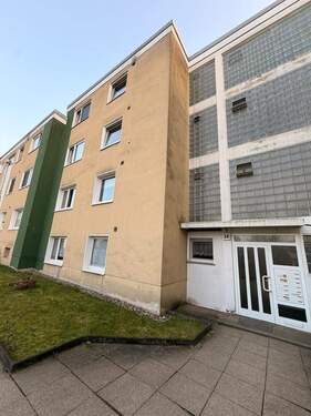 Hauseingang - 2-Zimmer-Eigentumswohnung mit Loggia und Tiefgaragenstellplatz in Velbert-Neviges