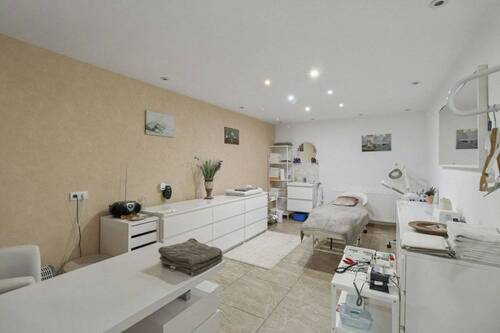 Gewerbeeinheit Kosmetikstudio - 