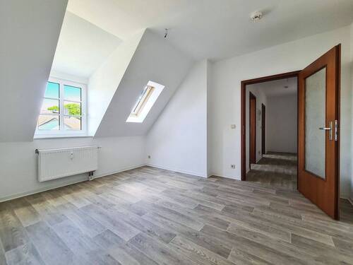 Wohnzimmer - 2 Zimmer Etagenwohnung zur Miete in Chemnitz
