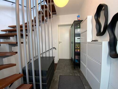 Treppenhaus - 4 Zimmer Etagenwohnung in Solingen