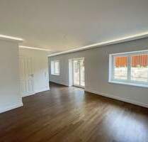 Jetzt aber schnell! * Großer Balkon * Parkett * Fußbodenheizung * tolles Bad * LED-Licht - Leipzig Sellerhausen-Stünz