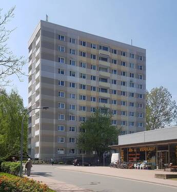 Hausansicht - Perfekt für Singles! - 290,00&nbsp;EUR Kaltmiete, ca.&nbsp; 46,90&nbsp;m&sup2;&nbsp;Wohnfl&auml;che