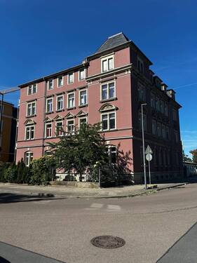 Ansicht Wohnhaus - Altbaucharme mit Garten, Parkett und Wanne Dusche