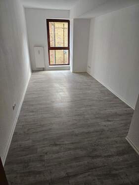 Bild 2 - 4 Zimmer Etagenwohnung zur Miete in CRIMMITSCHAU