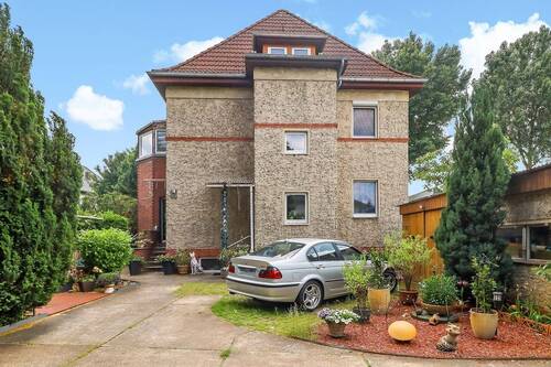 Hausansicht - 8 Zimmer Mehrfamilienhaus, Wohnhaus zum Kaufen in Berlin