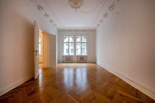 3 - 6 Zimmer Etagenwohnung in Berlin