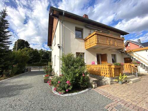 Hausrückansicht - 5 Zimmer Einfamilienhaus zum Kaufen in Kahla