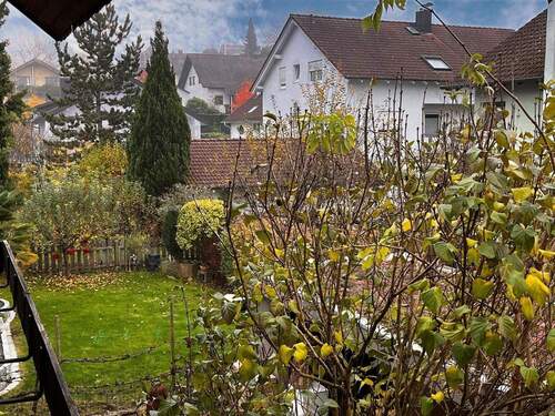 Ausblick vom Balkon in den Garten - 