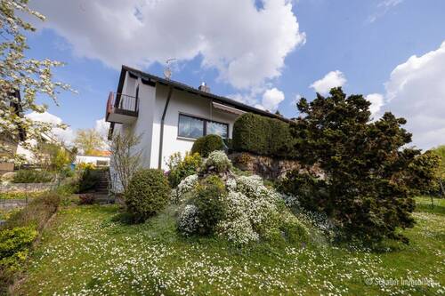 Hausansicht - Gut gepflegt: Freistehendes EFH in Fürth - Burgfarrnbach Haus kaufen