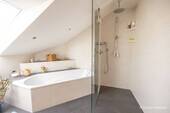 mit Wanne und Dusche - 