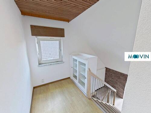 Flur 2.OG - 7 Zimmer Etagenwohnung in Baesweiler