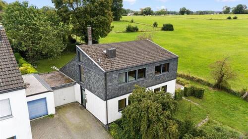 Drohnenaufnahme - 5 Zimmer Einfamilienhaus in Aachen