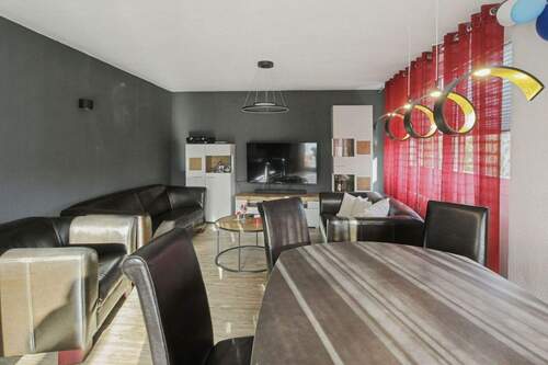 Wohnzimmer - Einfamilienhaus in Schorndorf zum Kaufen