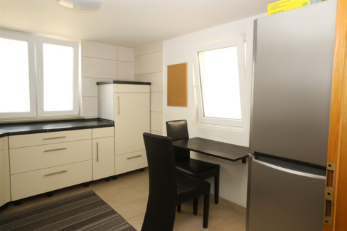 Küche - virtually staged - 7 Zimmer Doppelhaushälfte in Mühlacker