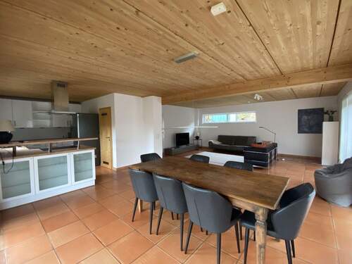 Wohn-Esszimmer und Küche - 